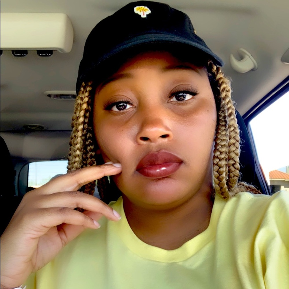 Meet your Posher, Kanisha